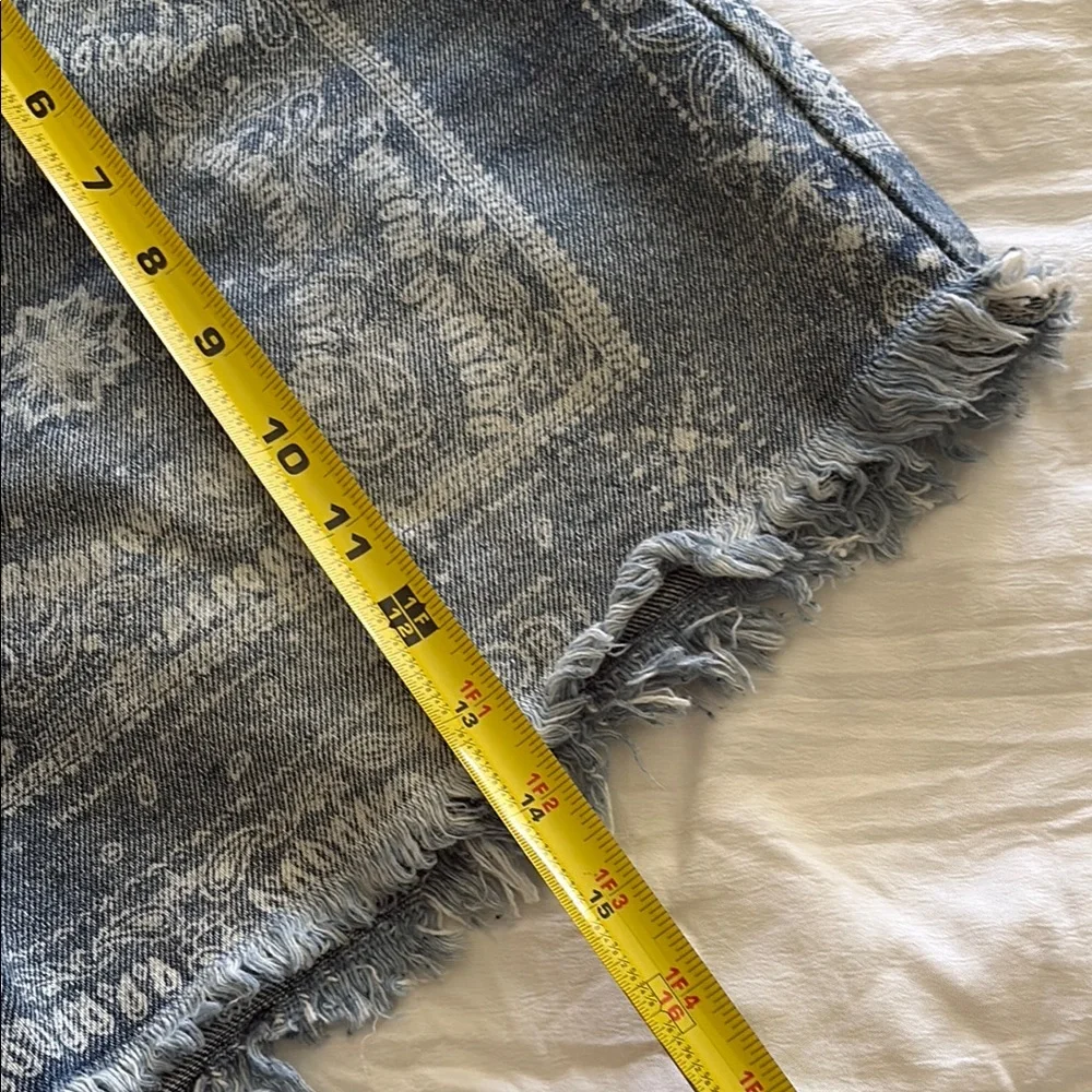 KanCan Print Frayed Denim Shorts - Picture 9 of 11